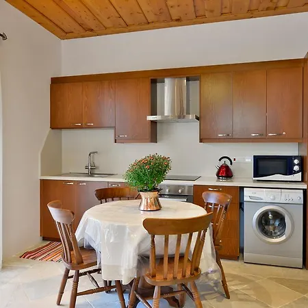 Vasilikis House Guest House Kalopanagiotis Room photo